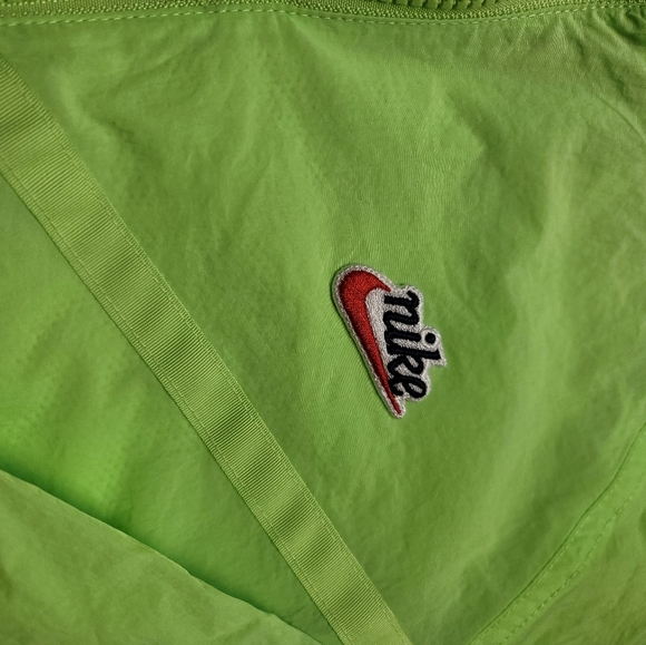 Men's Nike Sports Heritage Windrunner 1/2-Zip Hooded Jacket DA2492 399 Size M - Picture 3 of 8